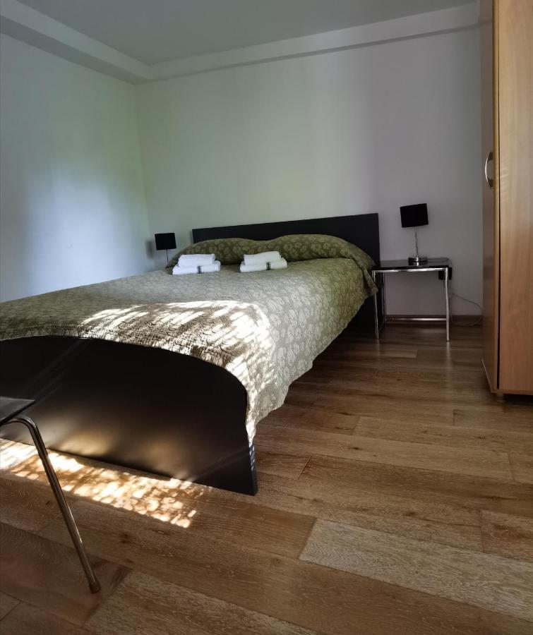 Pine And Lime Apartments Pula Exterior foto
