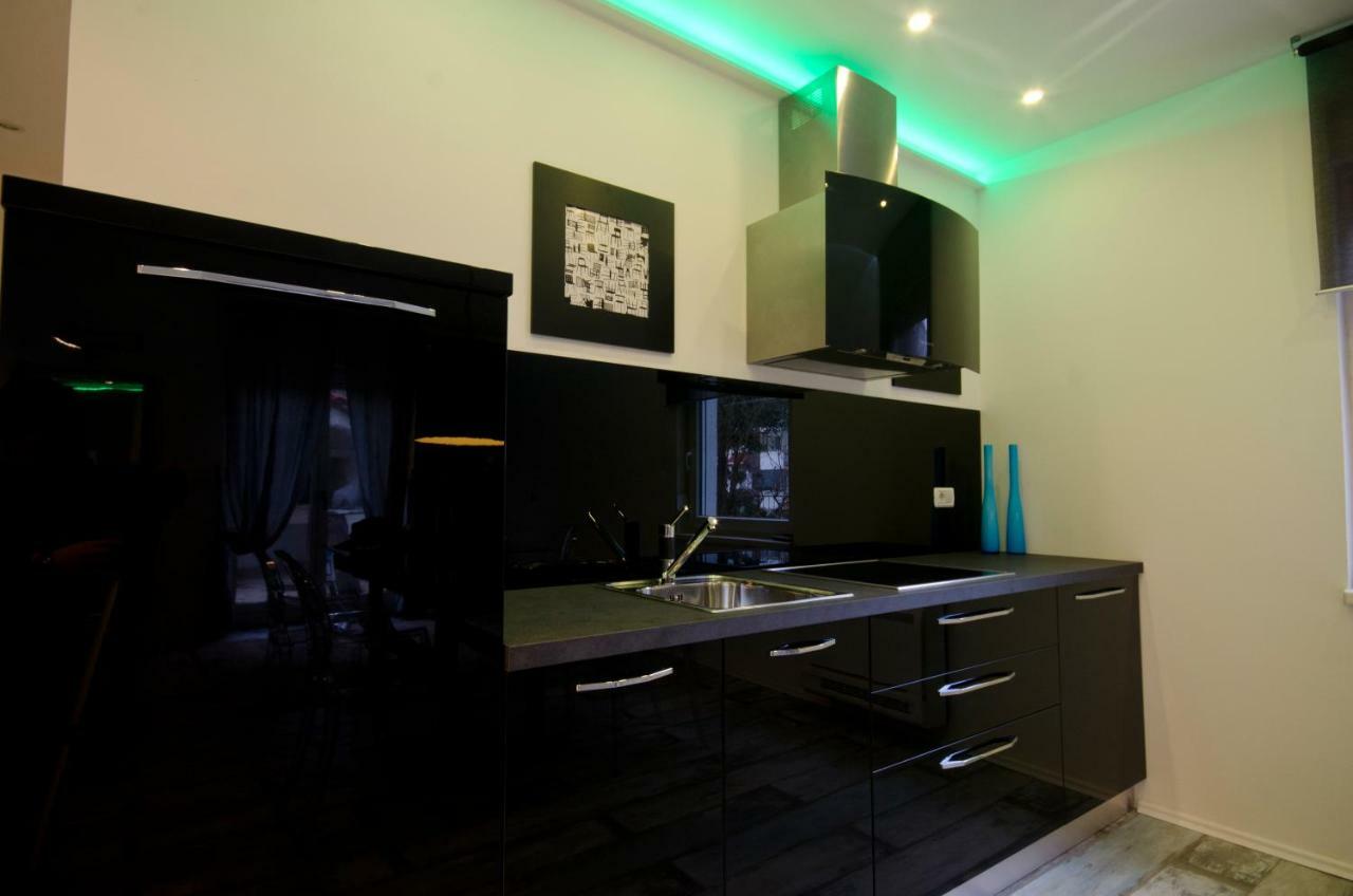 Pine And Lime Apartments Pula Exterior foto