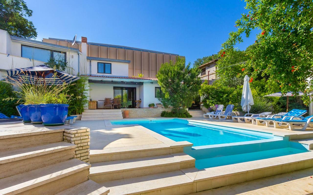 Pine And Lime Apartments Pula Exterior foto